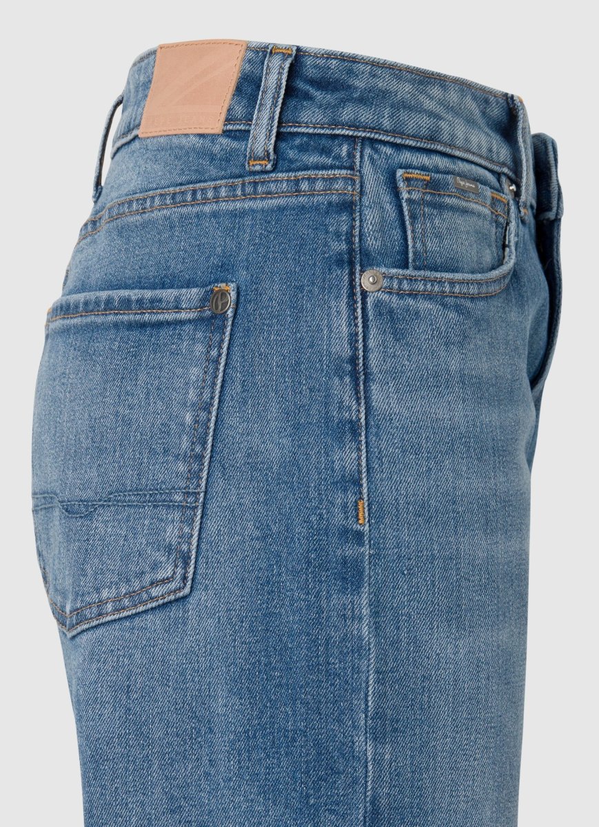 loose-st-jeans-hw-turn-up-10-37440.jpeg