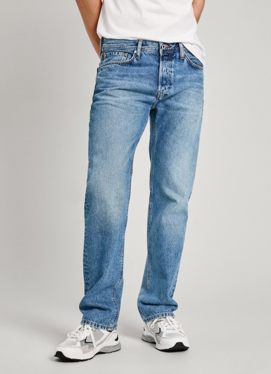 loose-jeans-10-38392.jpeg
