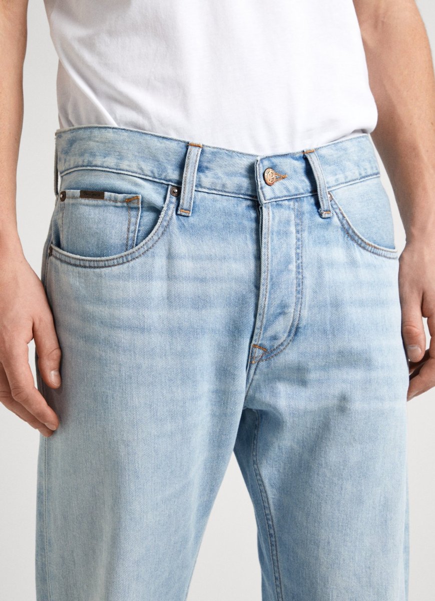 relaxed-jeans-almost-2-37734.jpeg
