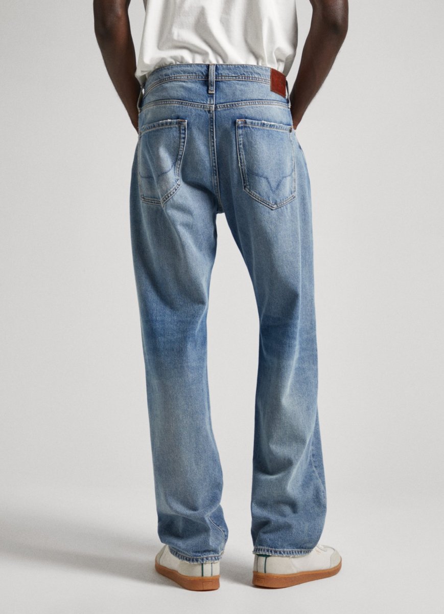 relaxed-straight-jeans-10-35127.jpeg