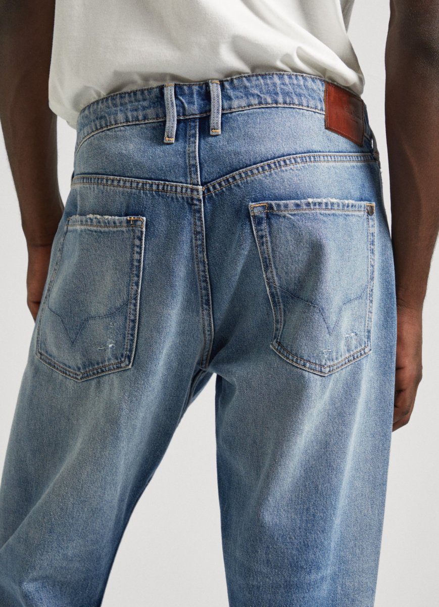 tapered-jeans-49-35727.jpeg