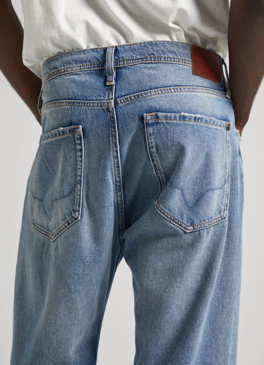 relaxed-straight-jeans-11-35128.jpeg