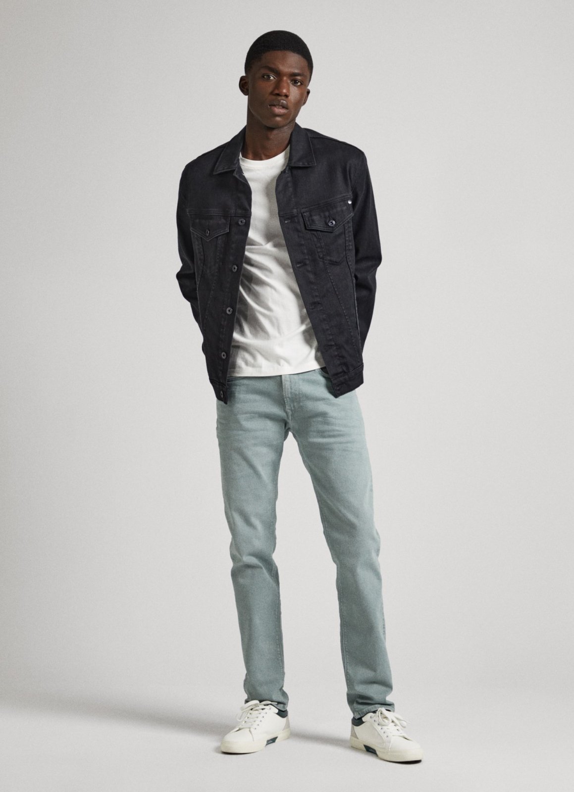 TAPERED JEANS